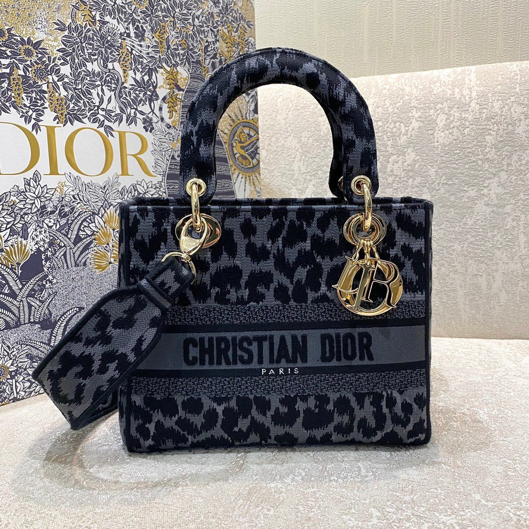 Top Quality MeTop Qualityum Lady D-Lite Bag Blue and Black Mizza Embroidery, Blue and Black Handbags, Crossbody Bags, 24cm CD M0565ORTop Quality_M962