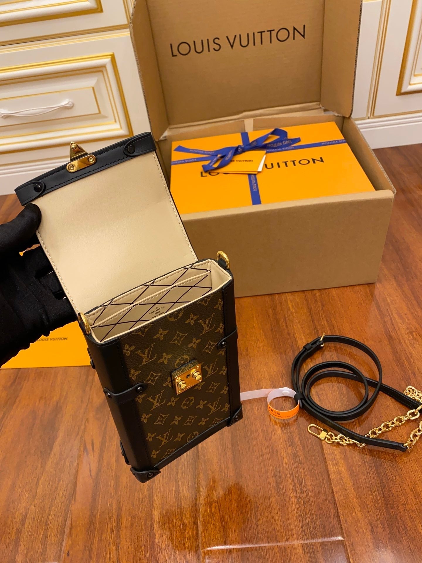 Top Quality Pochette Trunk Verticale Monogram Canvas Black For Women, WoChain Wallet 6.9in/18cm Top Quality M63913