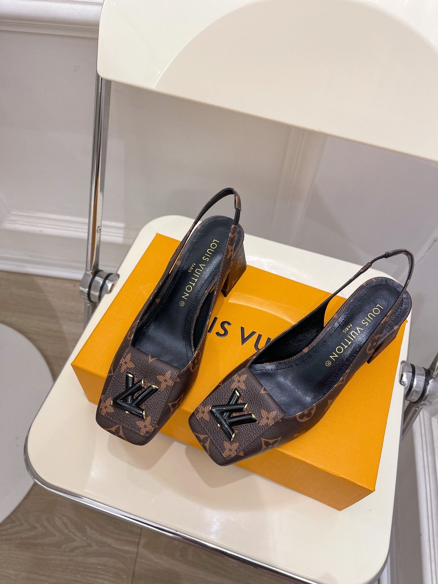New 1:1 rep LUV High Heel Shoes 031