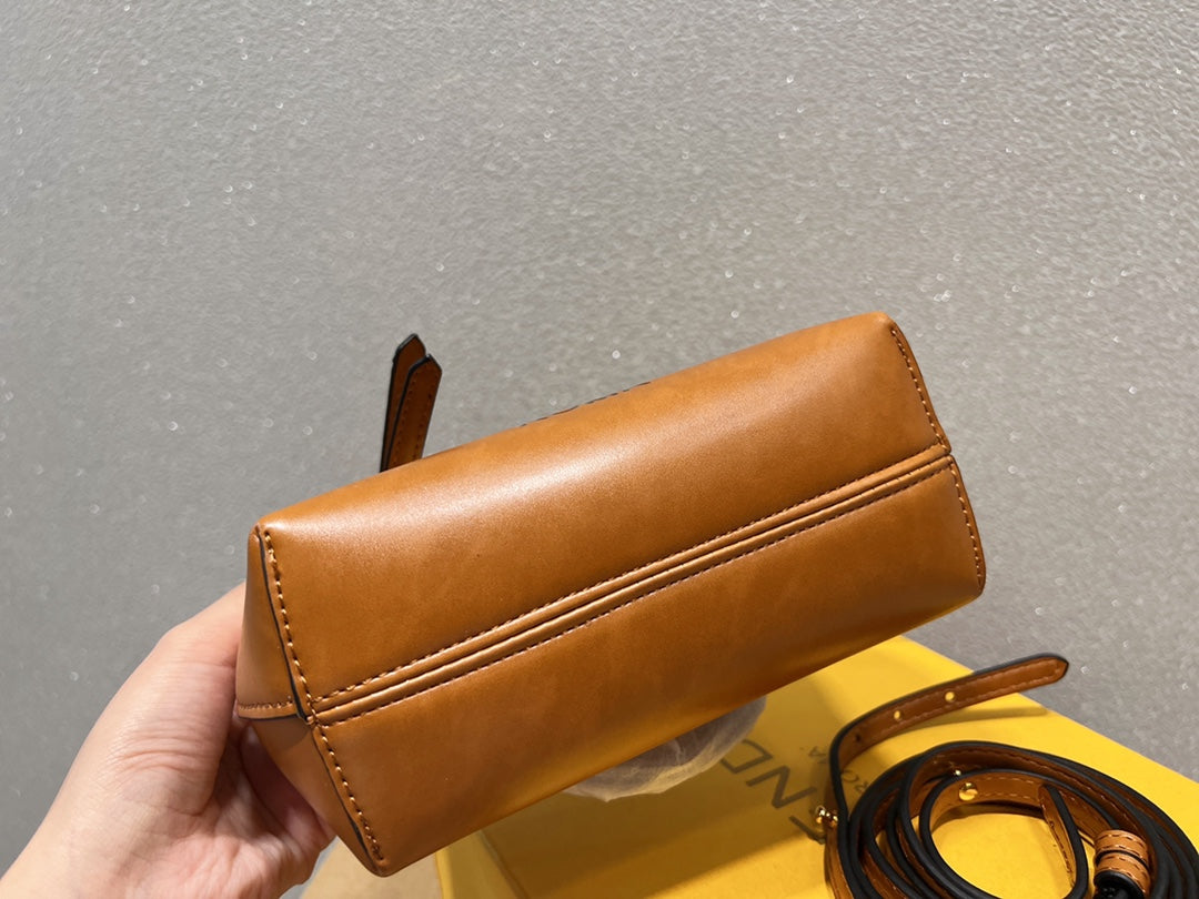 EN - New 1:1 rep Lux Bags FEI 275
