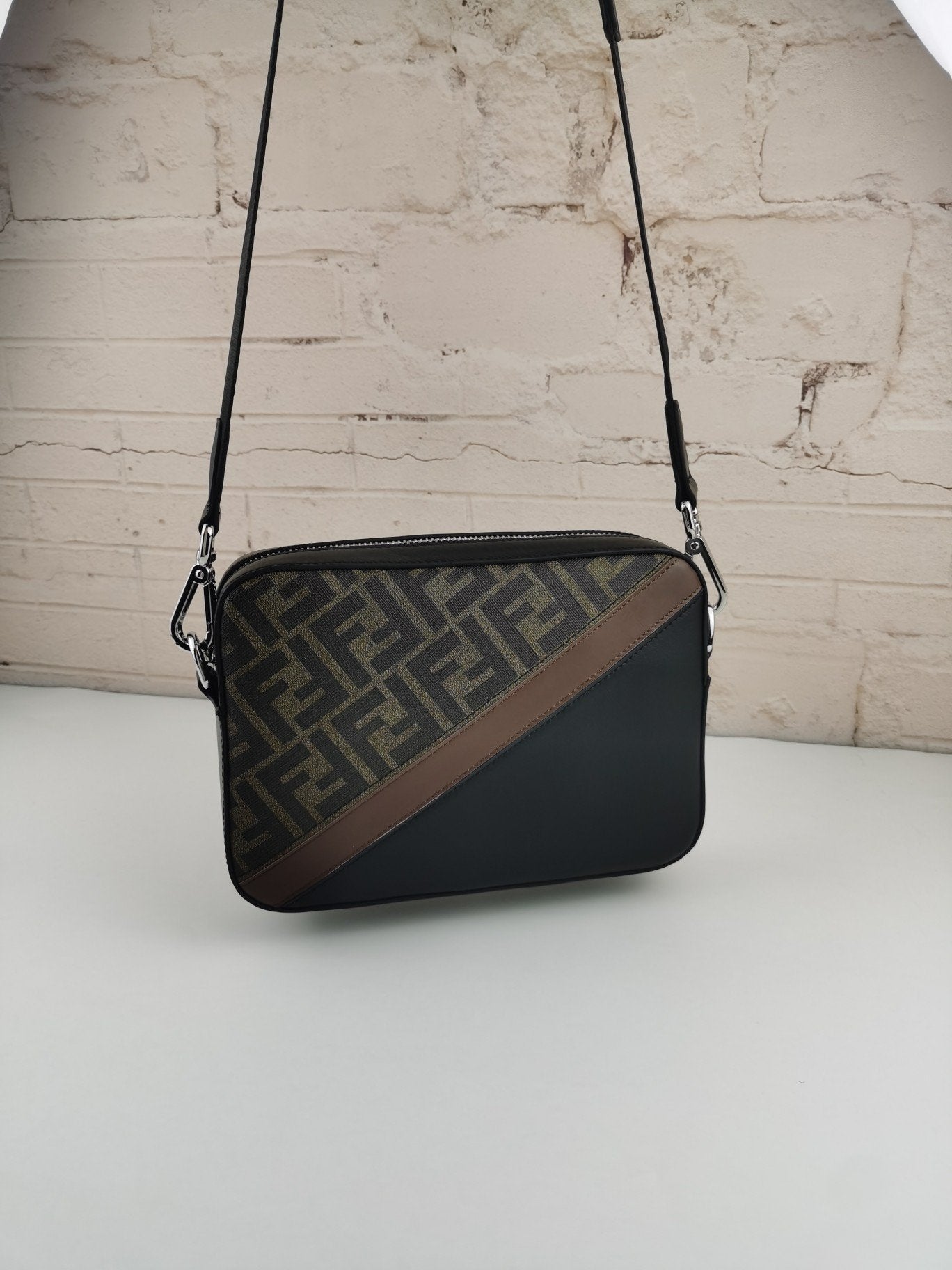 EN - New 1:1 rep  Bags FEI 173