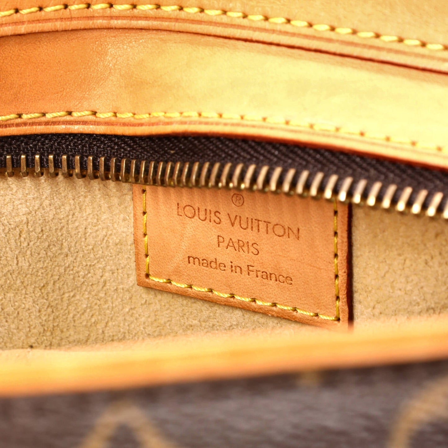 Louis Vuitton Hudson Handbag Monogram Canvas GM