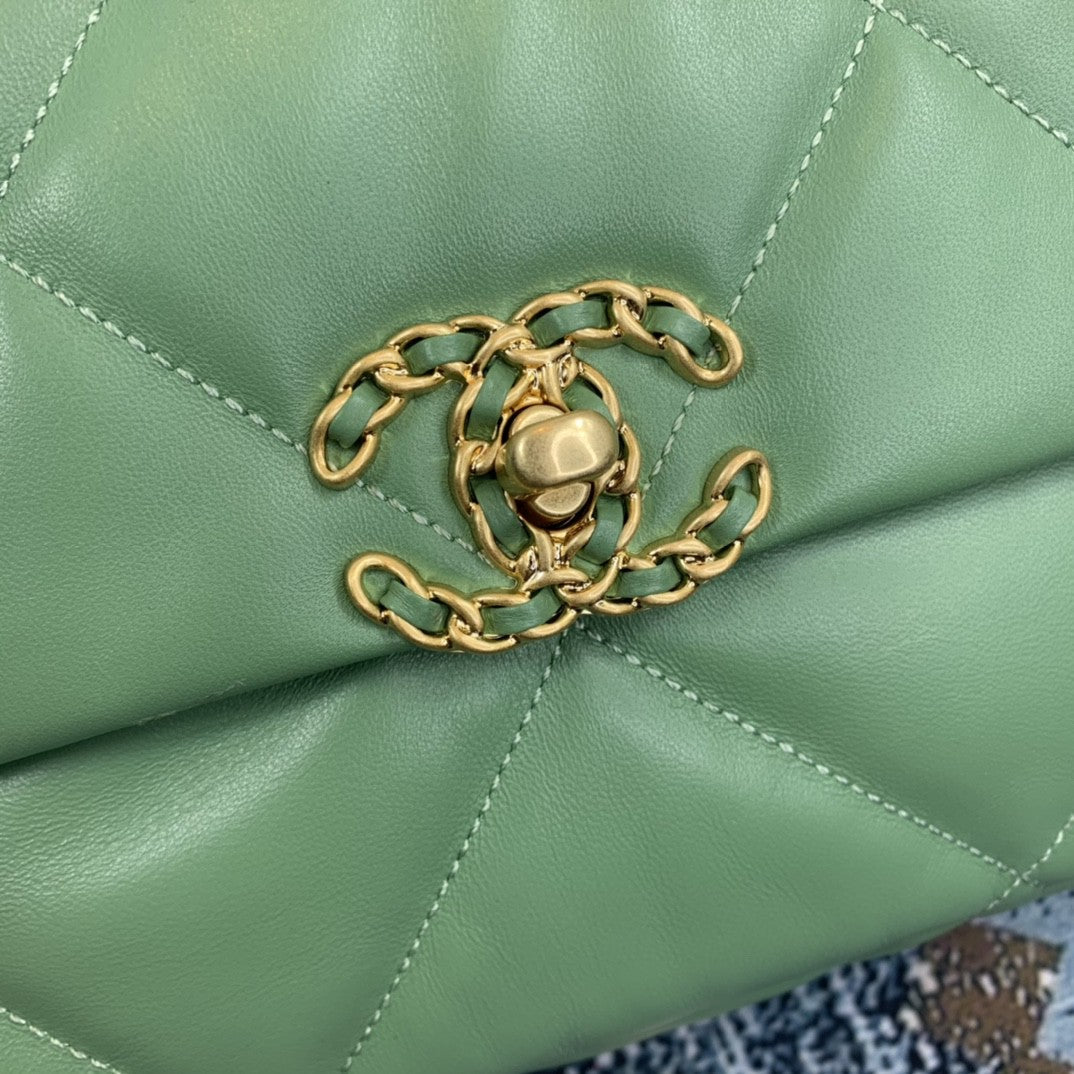 CHL 19 Flap Bag Gold Hardware Green For Women, Women’s Handbags, Shoulder Bags 10in/26cm AS1160