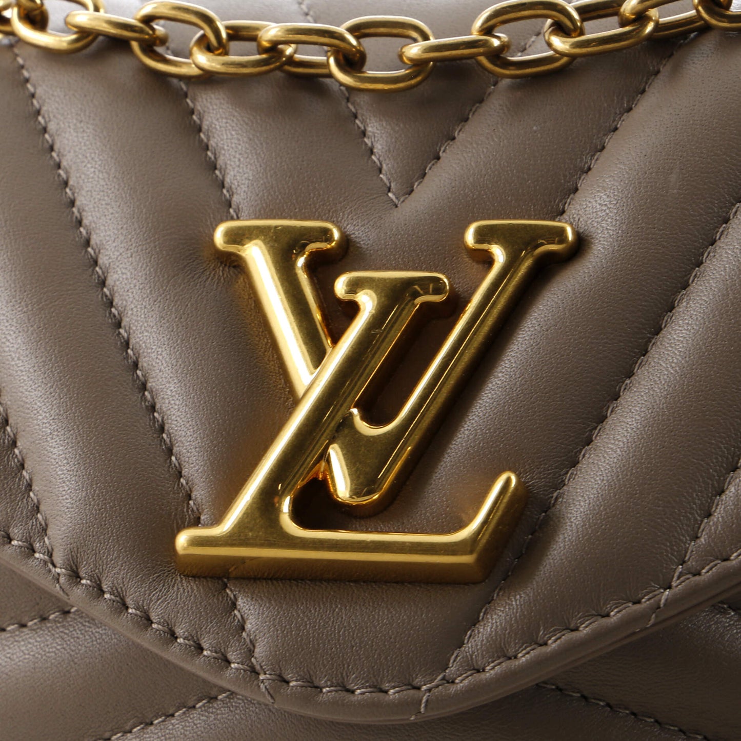 Louis Vuitton New Wave Chain Bag NM Quilted Leather PM