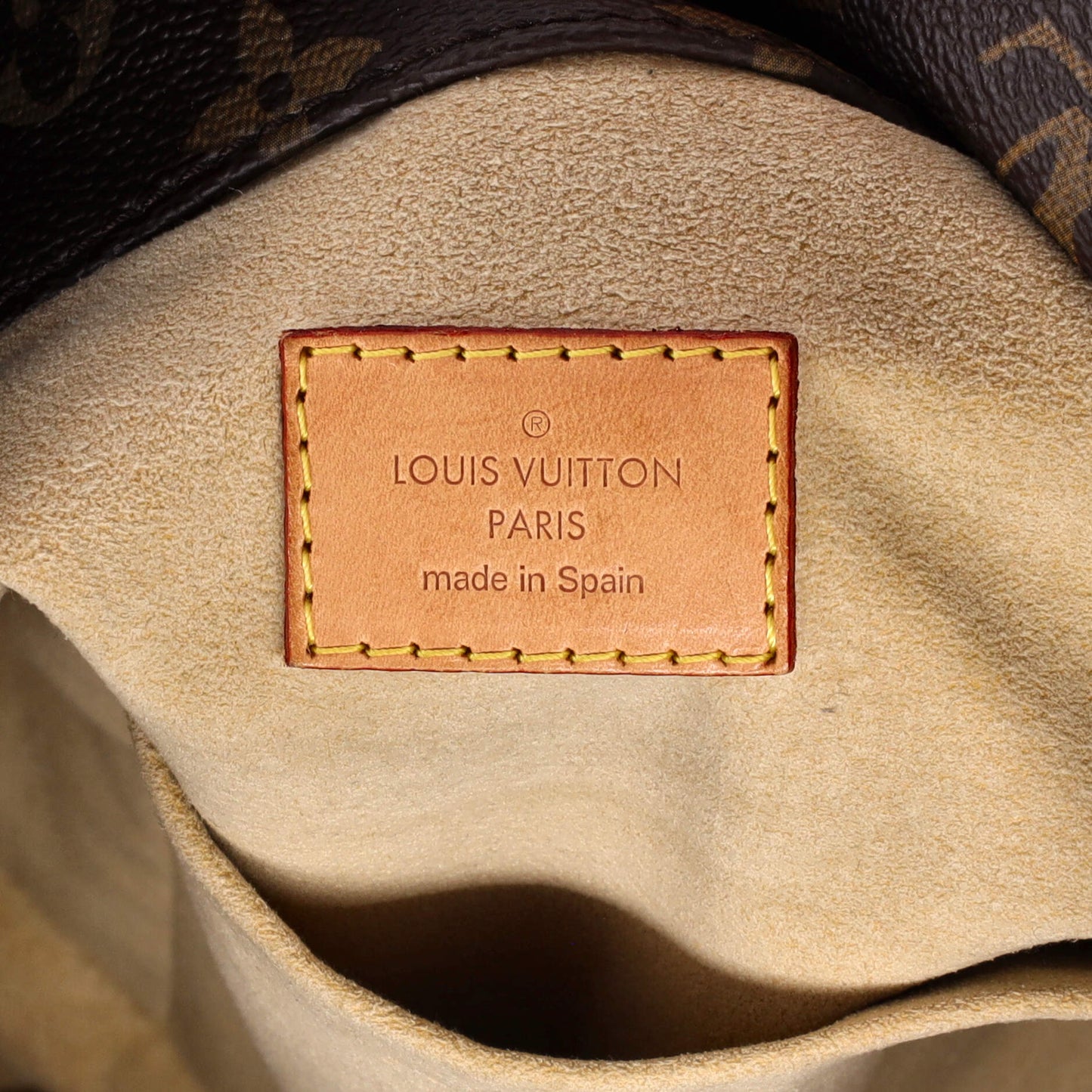 Louis Vuitton Artsy Handbag Monogram Canvas MM