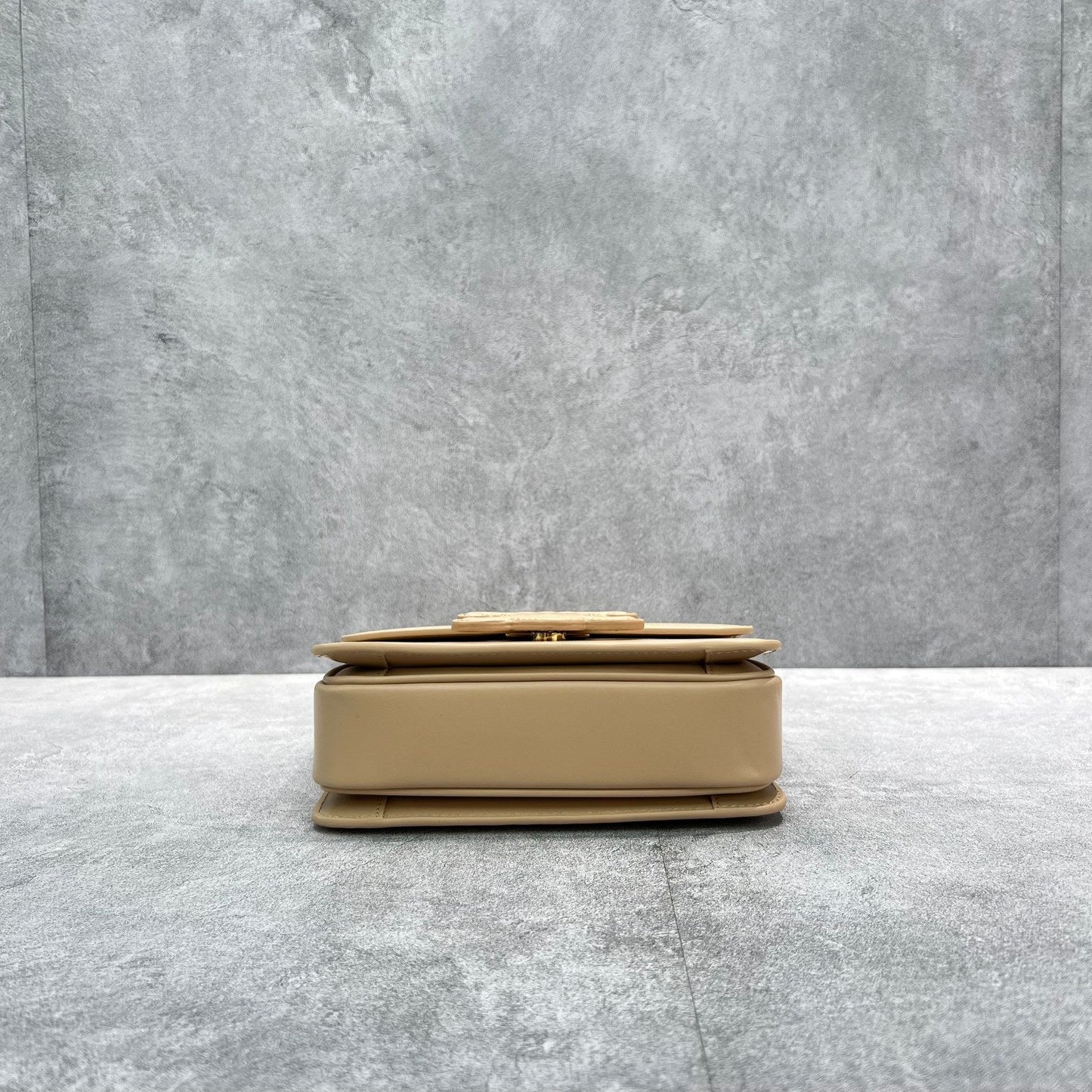 Top Quality Classique Cuir Triomphe Bag Beige For Women 9in/22cm