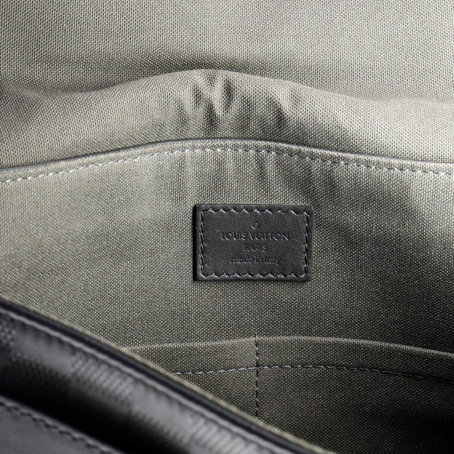 Louis Vuitton District Messenger Bag Damier Infini Leather PM