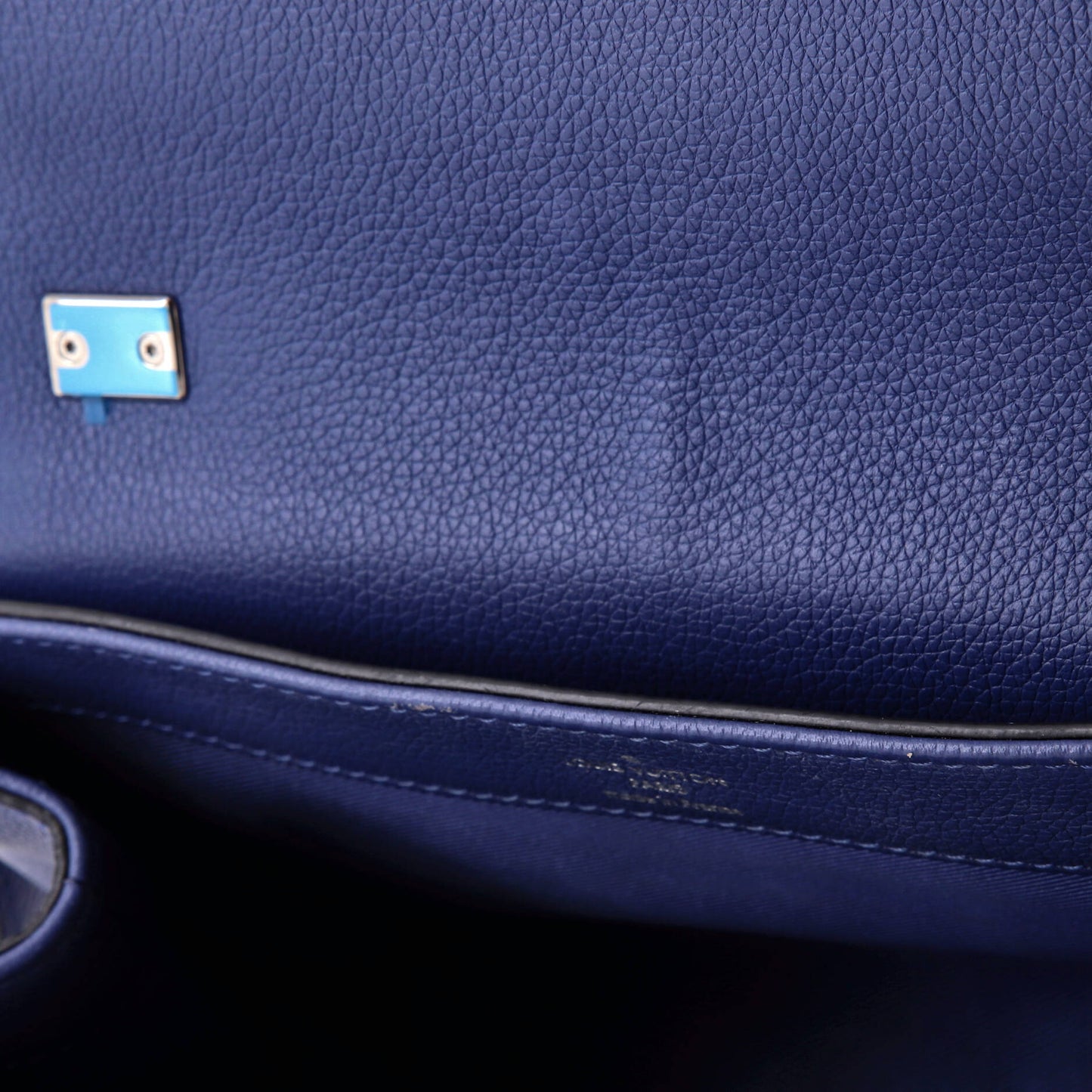 Louis Vuitton Lockme II Handbag Leather BB