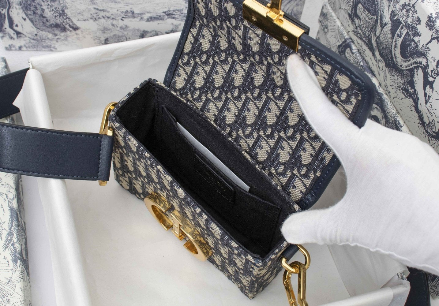 EN - New 1:1 rep  Bags DIR 242