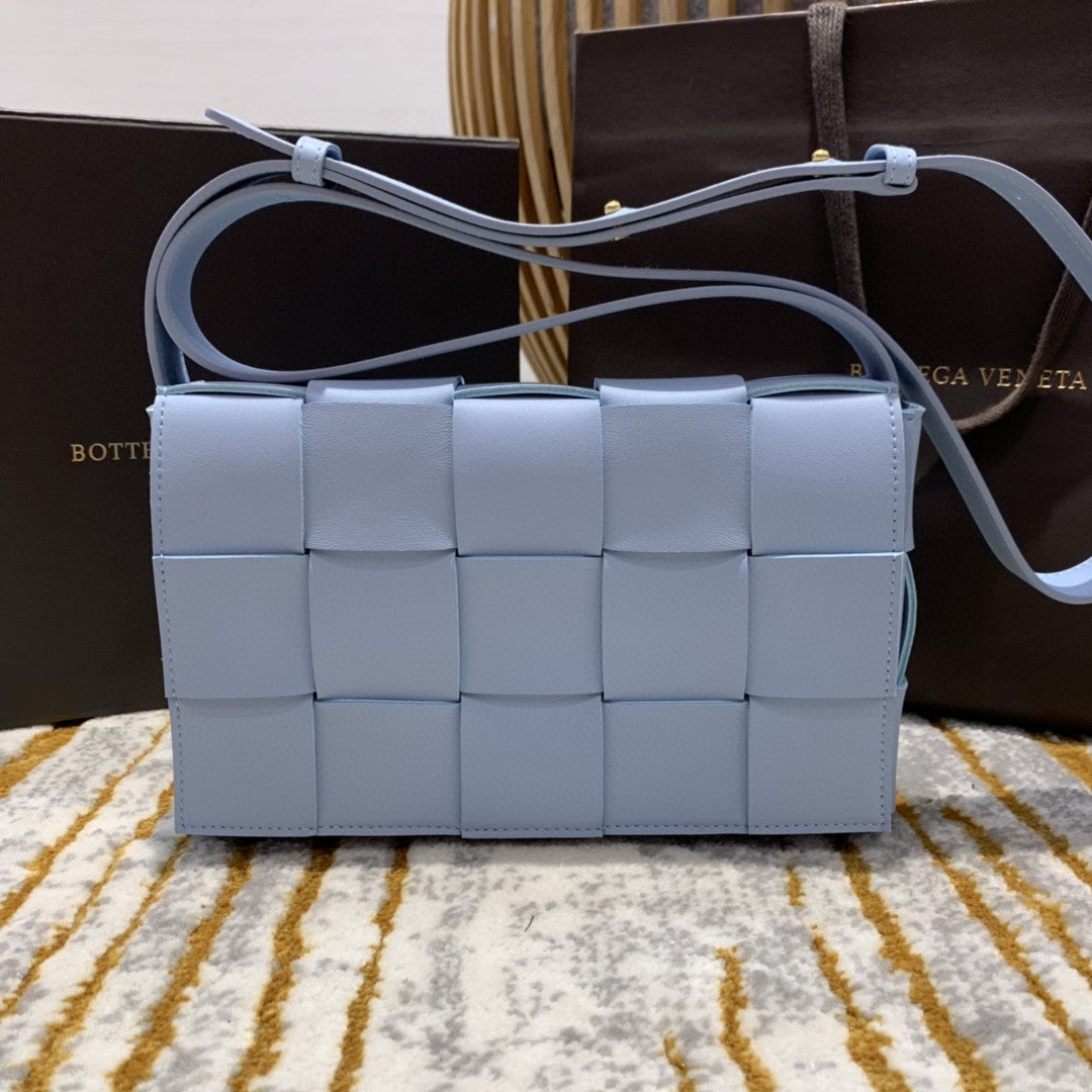 Top Quality Cassette Bag For Women 9.1in/23cm In Blue 666870V17H13915