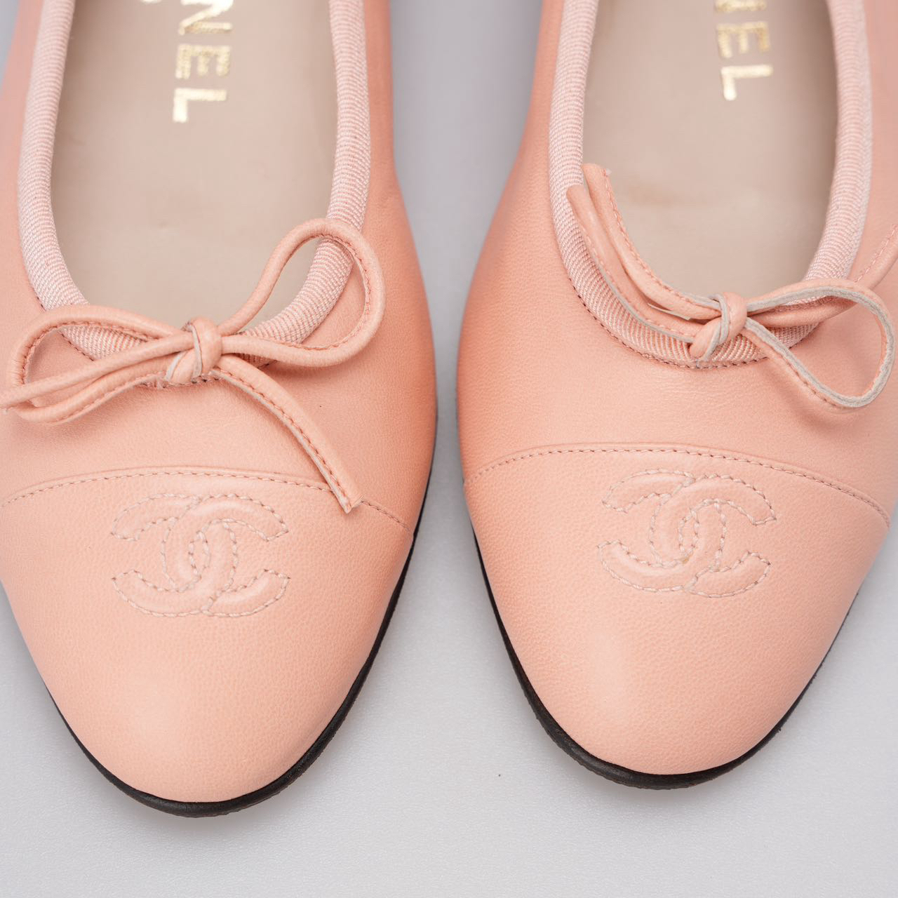 Chanel Crumpled Calfskin Cap Toe CC Ballerina Flats 39 In Baby Pink