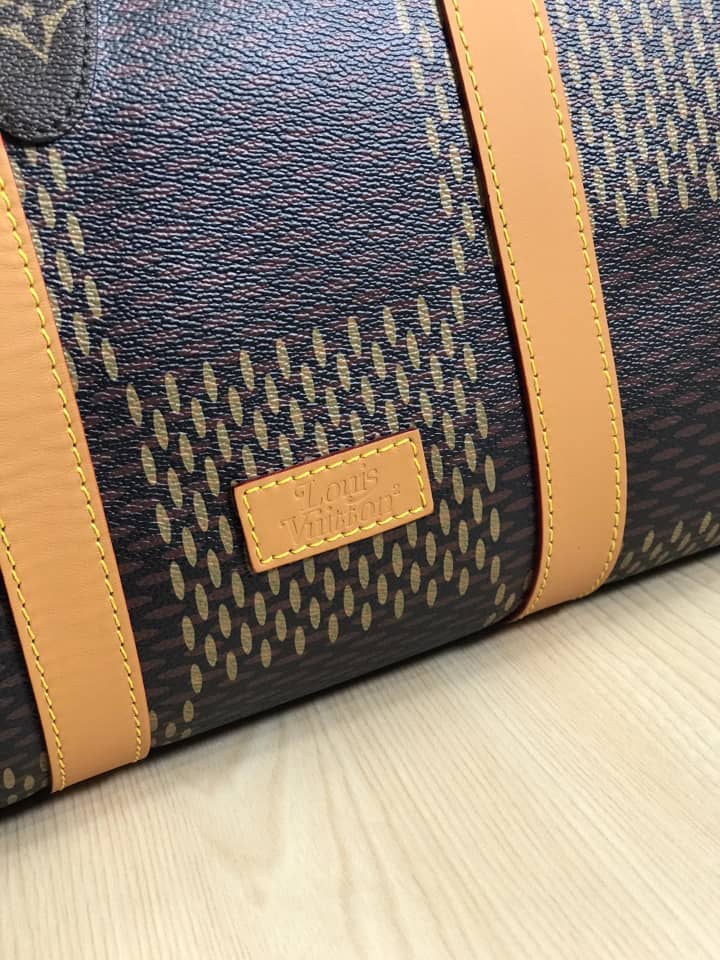 EN - New 1:1 rep  Bags LUV 522