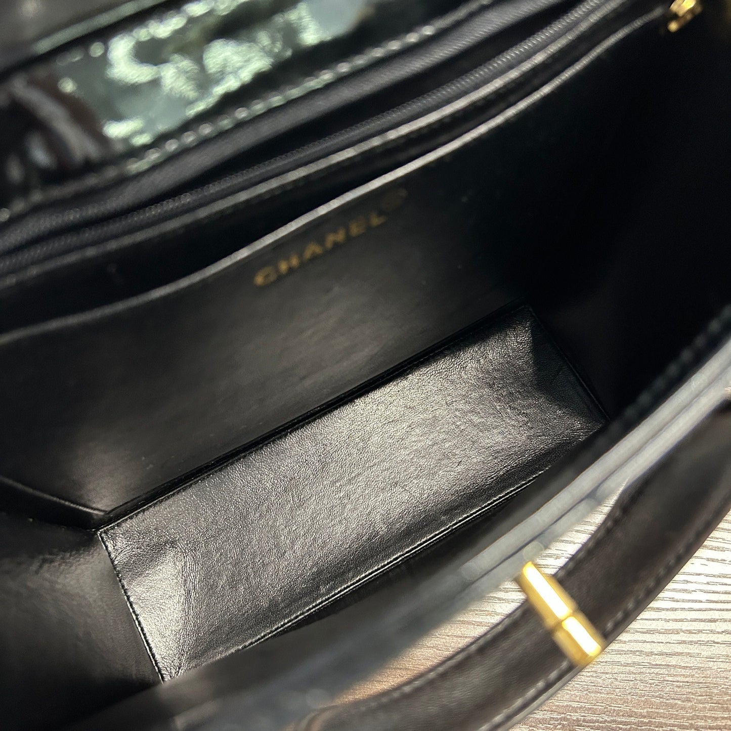 Chanel Patent Leather Hand Bag LB121178