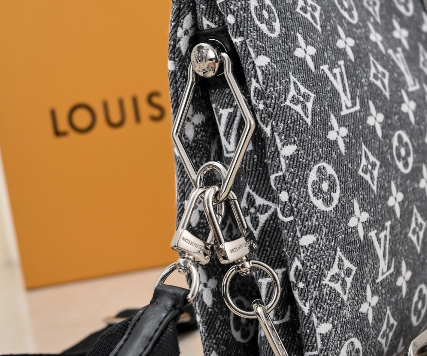 EN - New 1:1 rep Bag LUV 656
