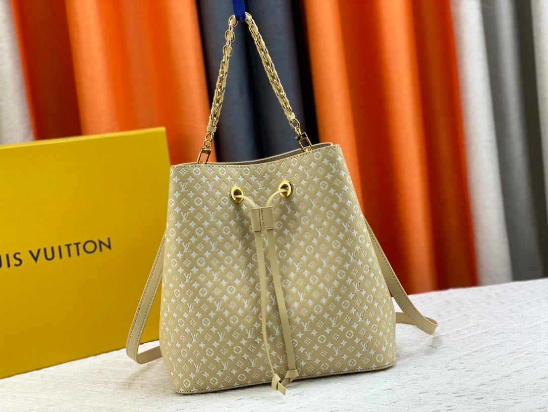 EN - Luxury Bags LUV 872