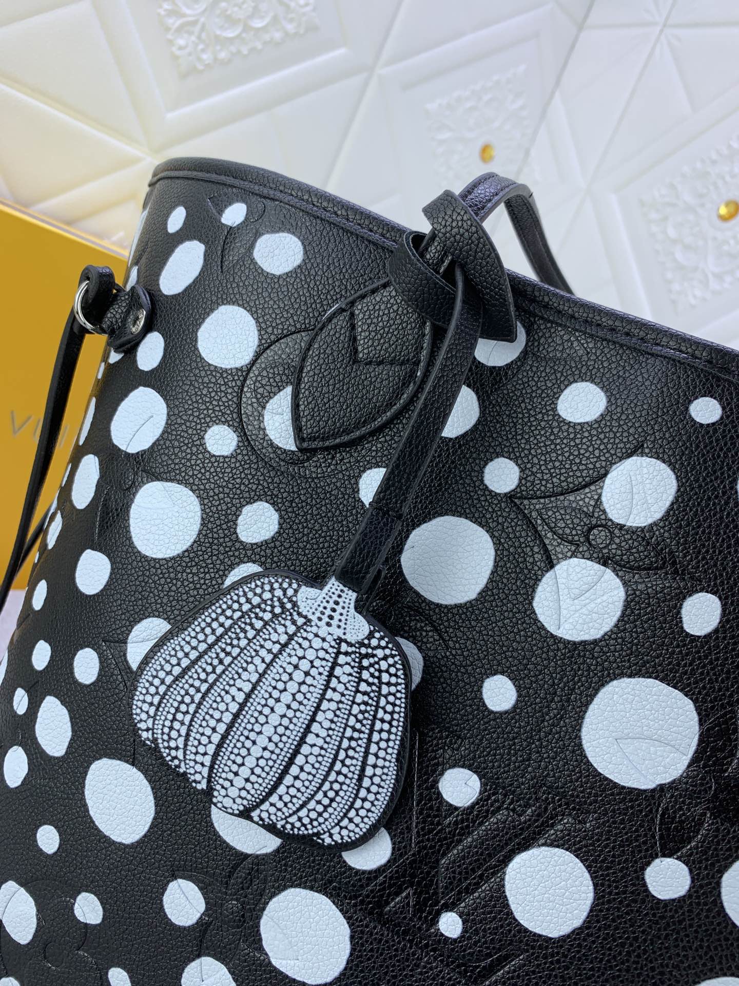 EN - New 1:1 rep Bag LUV 653