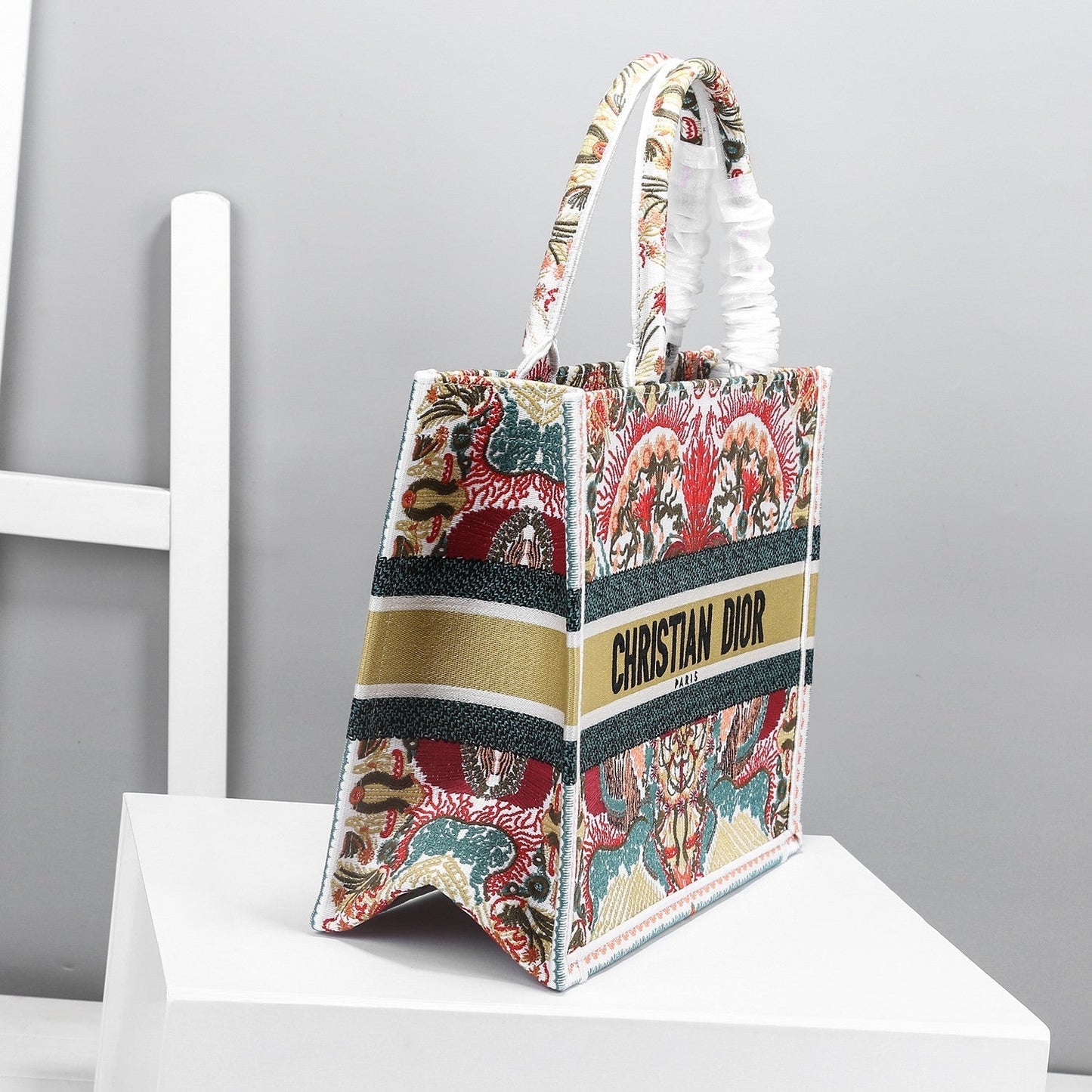 Top Quality MeTop Qualityum Book Tote Bag By Maria Grazia Chiuri For Women 14in/36cm CD