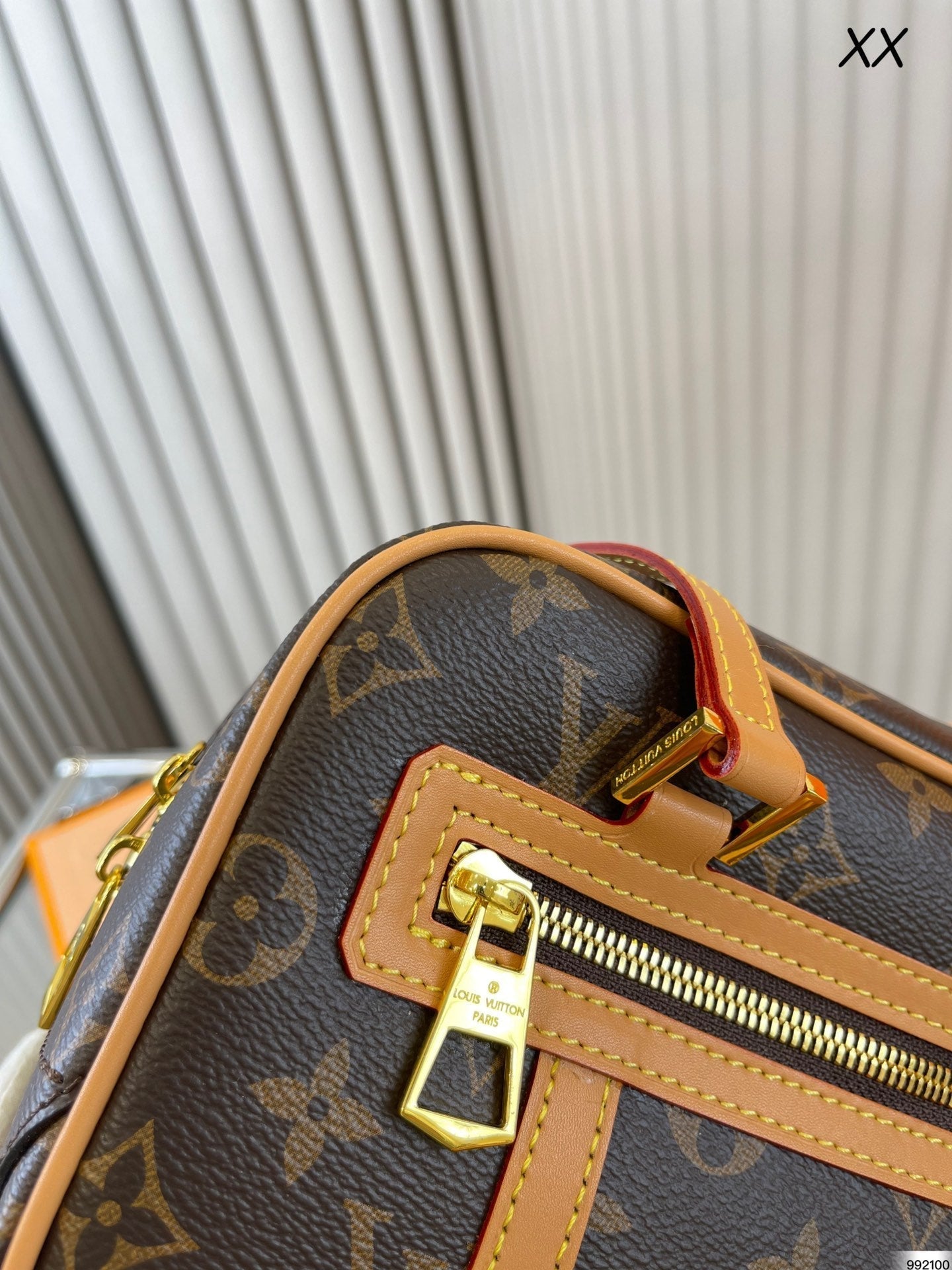 EN - New 1:1 rep Lux Bags LUV 551
