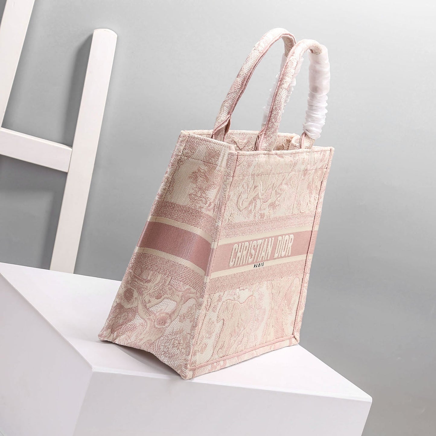 Top Quality MeTop Qualityum Book Tote Bag By Maria Grazia Chiuri Pink For Women 14in/36cm CD M1296ZTDT_M912