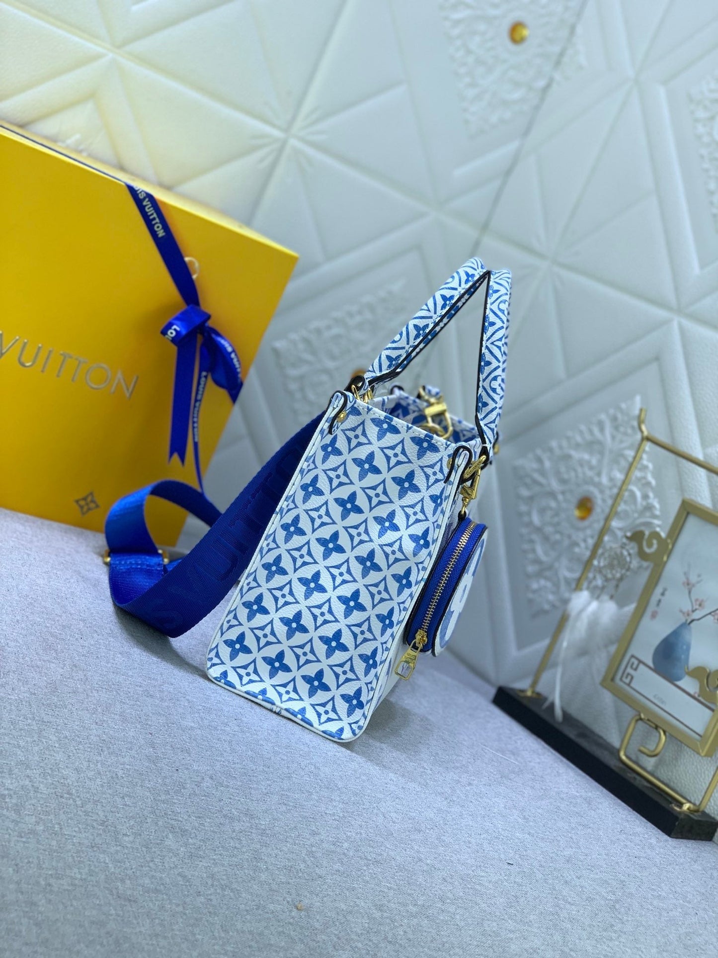 EN - Luxury Bags LUV 820