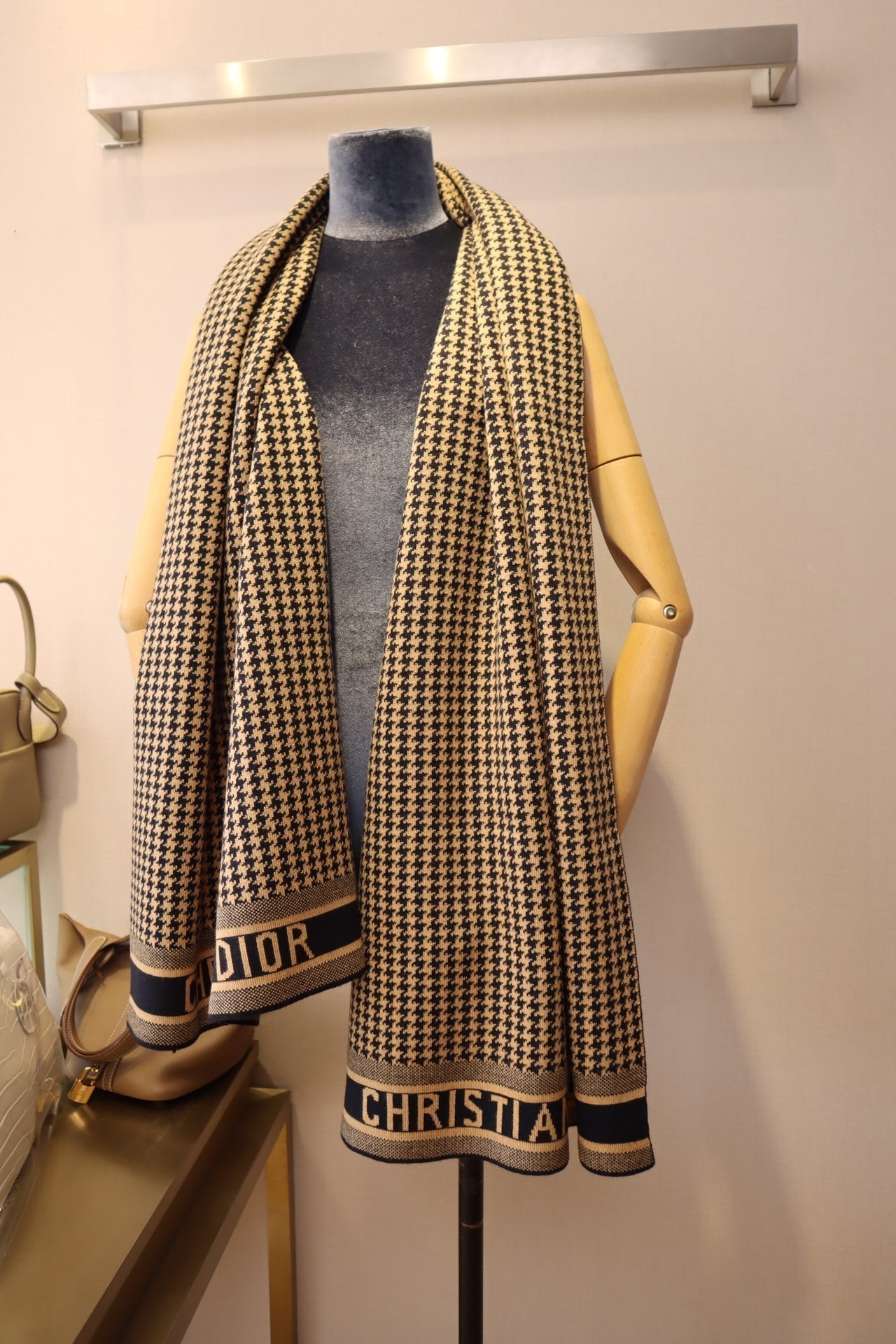 EN - Luxury  CHL  Scarf 007