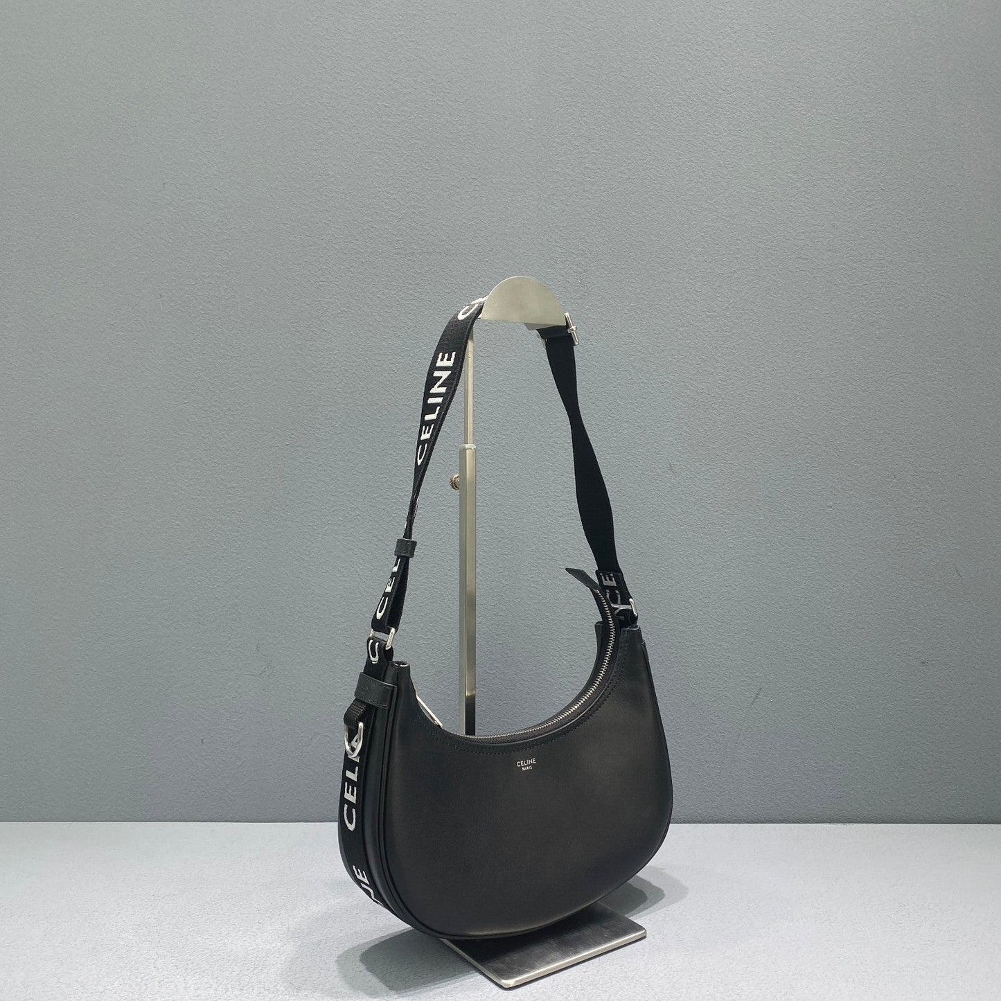 Top Quality MeTop Qualityum Ava Bag With Top Quality Strap Black For Women 9in/23cm 