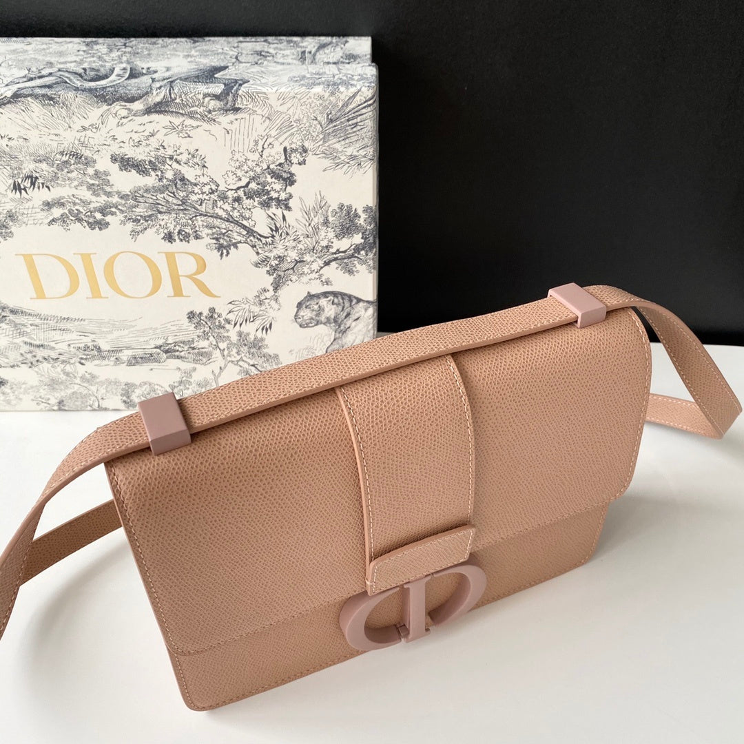 Top Quality 30 Montaingne Bag For Women 24cm/9.5in CD M9203UMOS_M46E