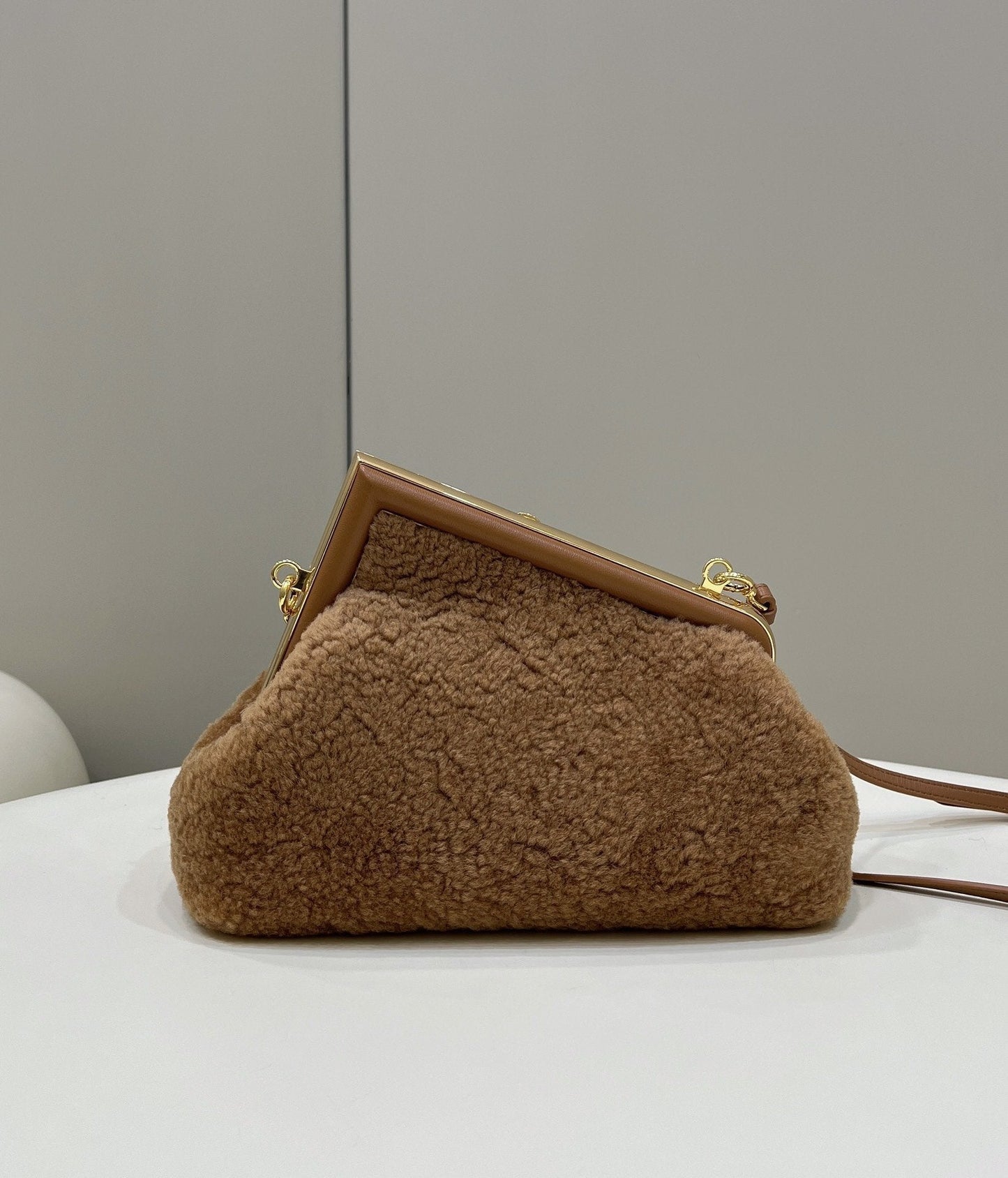Top QualityTop Quality Top QualityTop Qualityrst Small Brown Mink Bag For Woman 26cm/10in