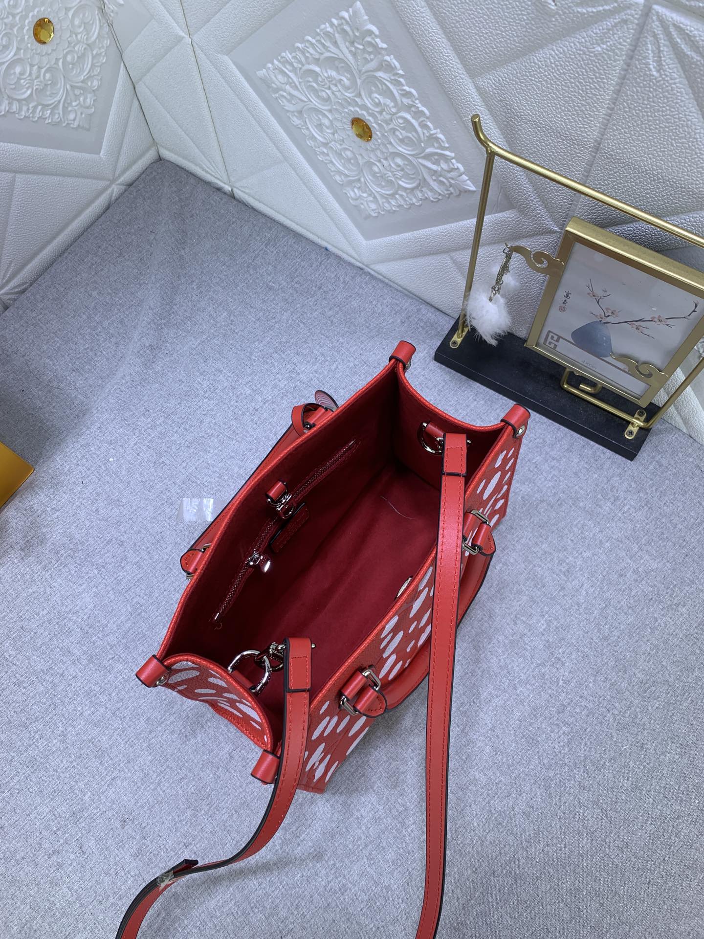 EN - New 1:1 rep Bag LUV 636