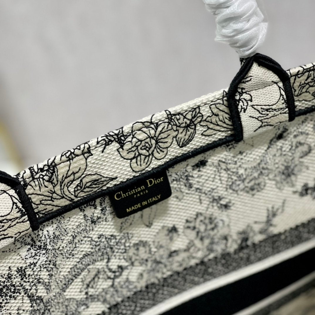 Top Quality Large Book Tote Blue Toile de Jouy Flowers Embroidery, Blue/Beige, For Women Womens Handbags, Shoulder Bags, 42cm CD M1286ZTQW_M808