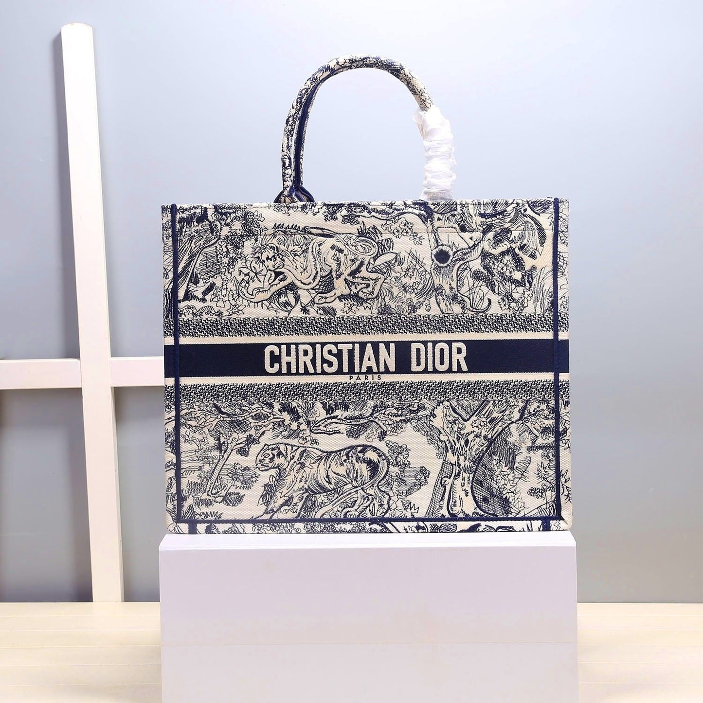 Top Quality Large Book Tote For Women 16.5in/42cm CD M1286ZRIW