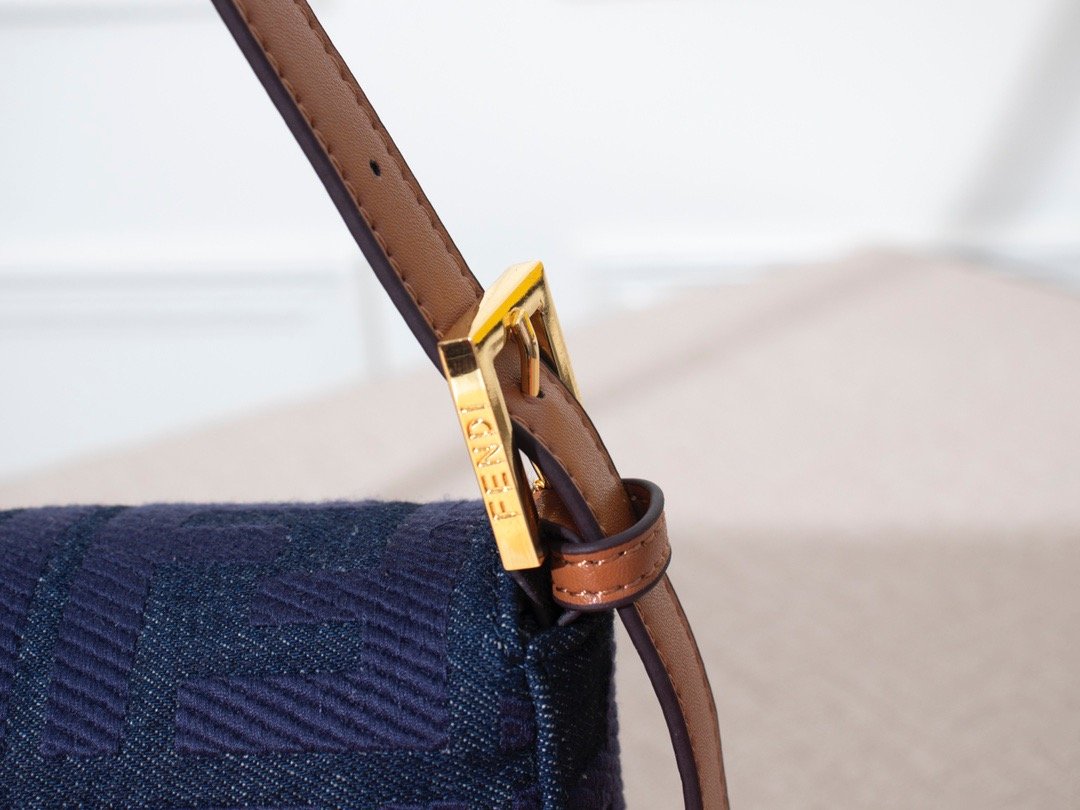 EN - New 1:1 rep  Bags FEI 081