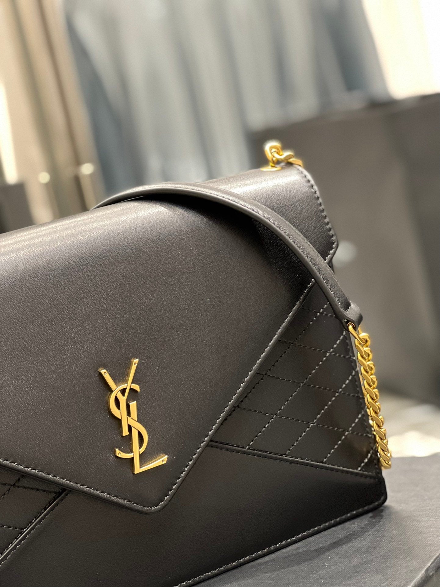 Top Quality Gaby Chain Bag Black With Gold Hardware For Women 10.4in/27cm YSL 6688641EL071000