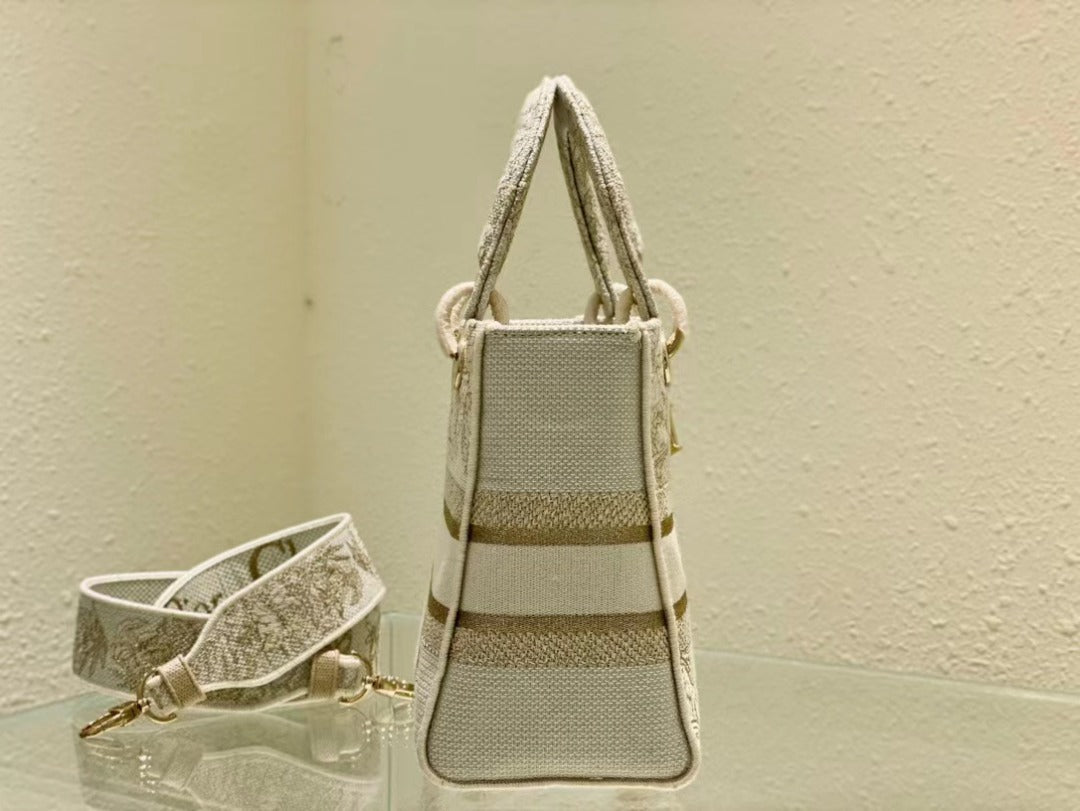 Top Quality MeTop Qualityum Lady D-Lite Bag, Beige Handbags, Crossbody Bags, 24cm CD