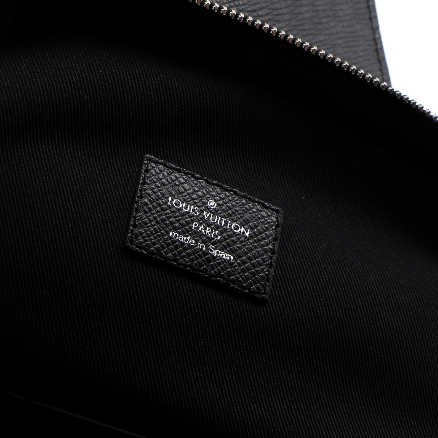 Louis Vuitton Avenue Sling Bag Taiga Leather