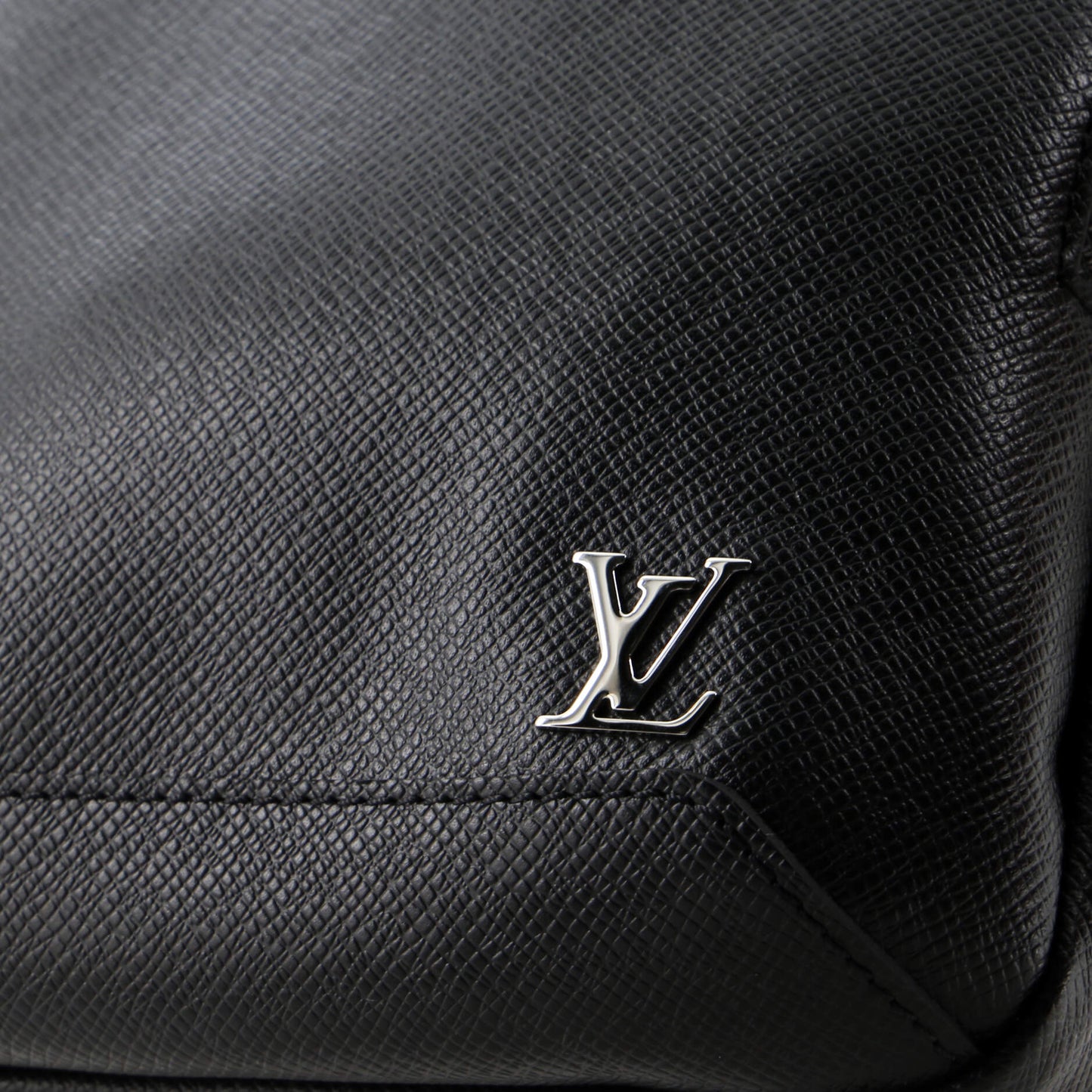 Louis Vuitton Avenue Sling Bag Taiga Leather