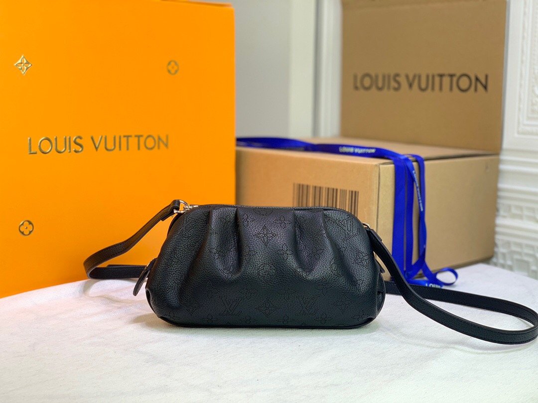 EN - New 1:1 rep  Bags LUV 122