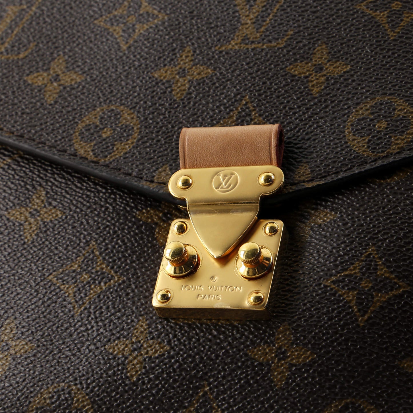Louis Vuitton Pochette Metis Monogram Canvas