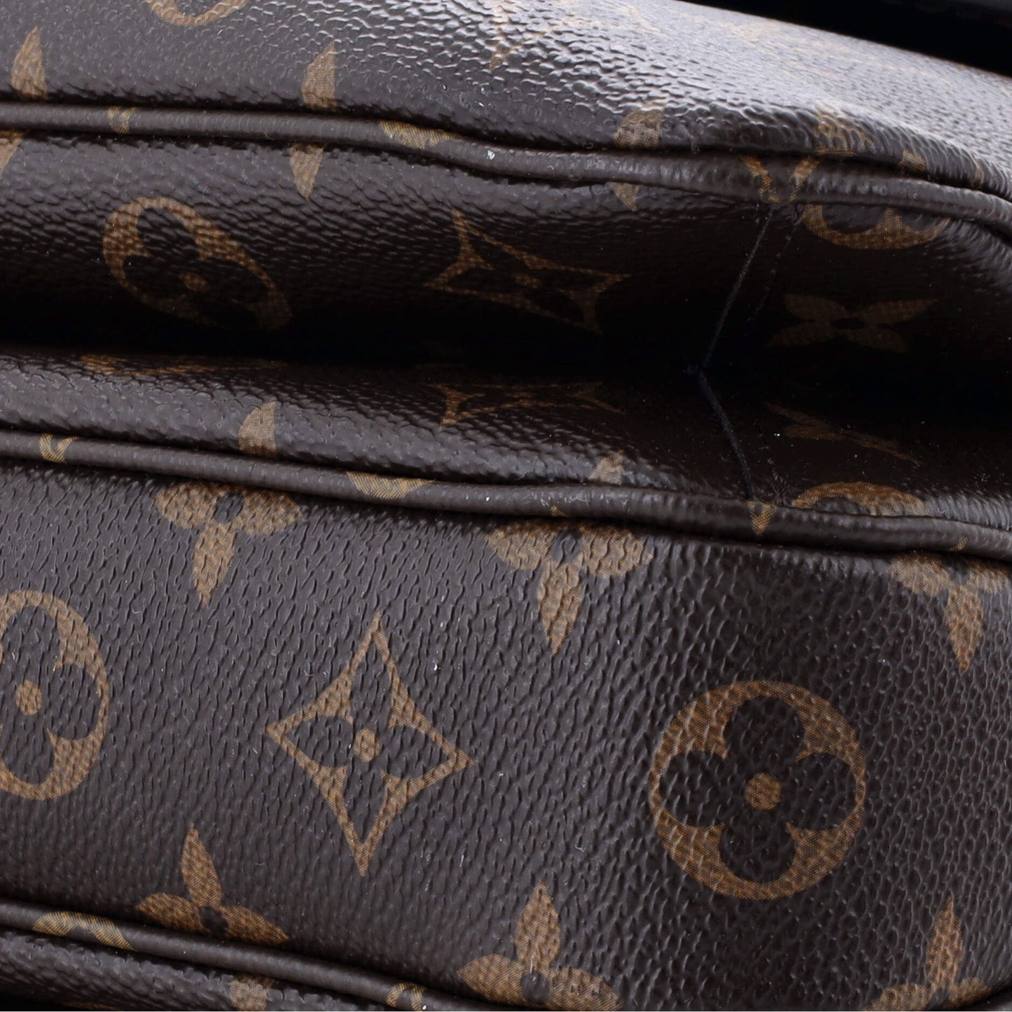 Louis Vuitton Pochette Metis Monogram Canvas