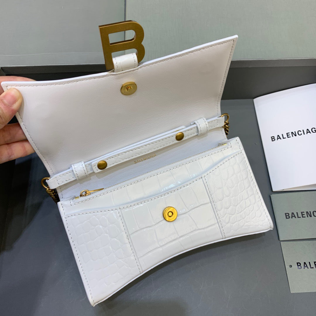 Top Quality Hourglass Wallet On Chain in White, For Women,  Bags 7.6in/19cm 6560501LRGM9016