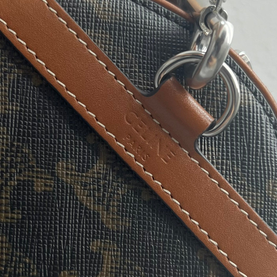 Top Quality Cylinder Bag In Triomphe Canvas Tan For Women 9in/22cm 110052EJF.04LI