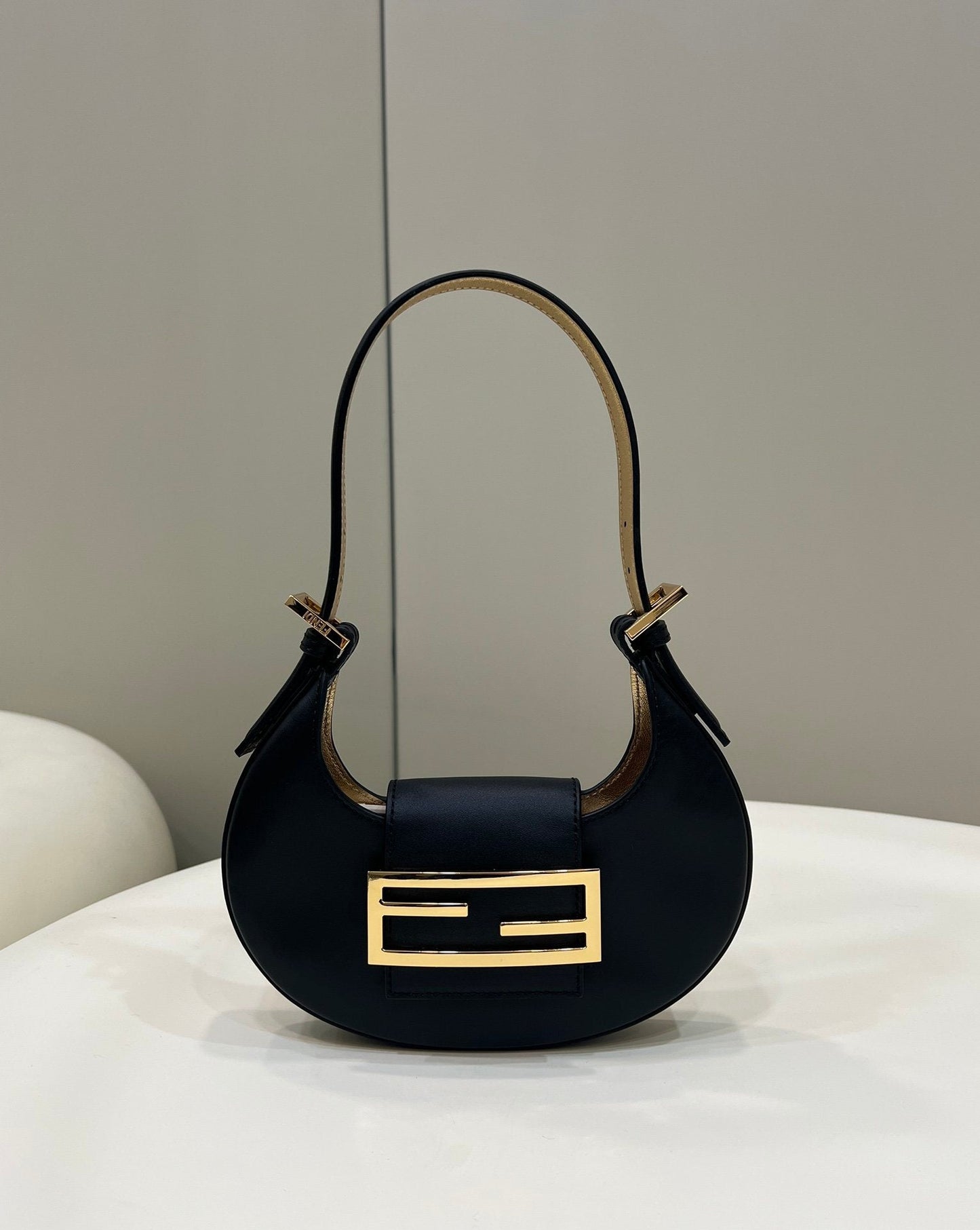 Top QualityTop Quality Cookie Black For Women, Women’s Handbags, Shoulder Bags 7in/19cm FF 8BS065AAIWF0KUR