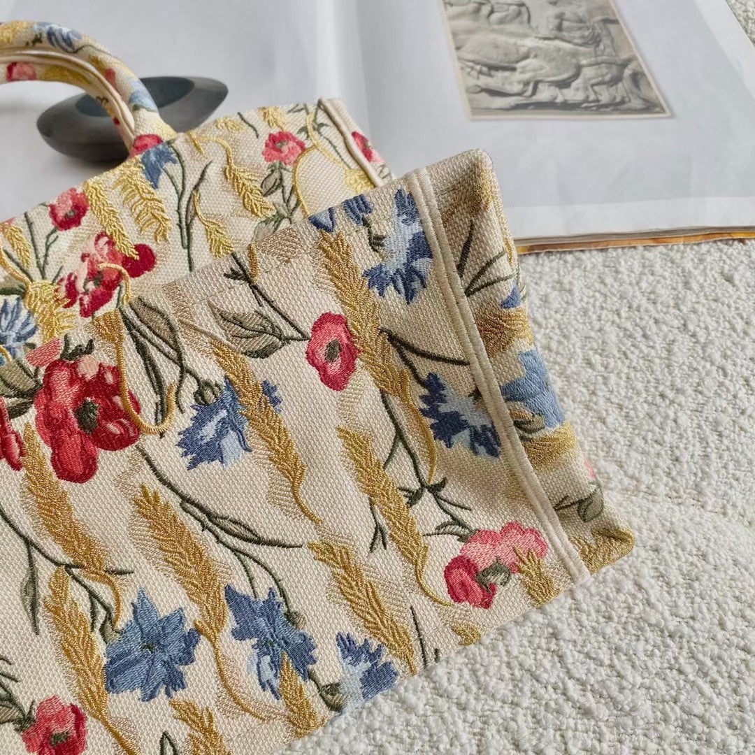 Top Quality MeTop Qualityum Book Tote Multicolor in Hibiscus Metallic Thread Embroidery Bag For Women 14in/36cm CD