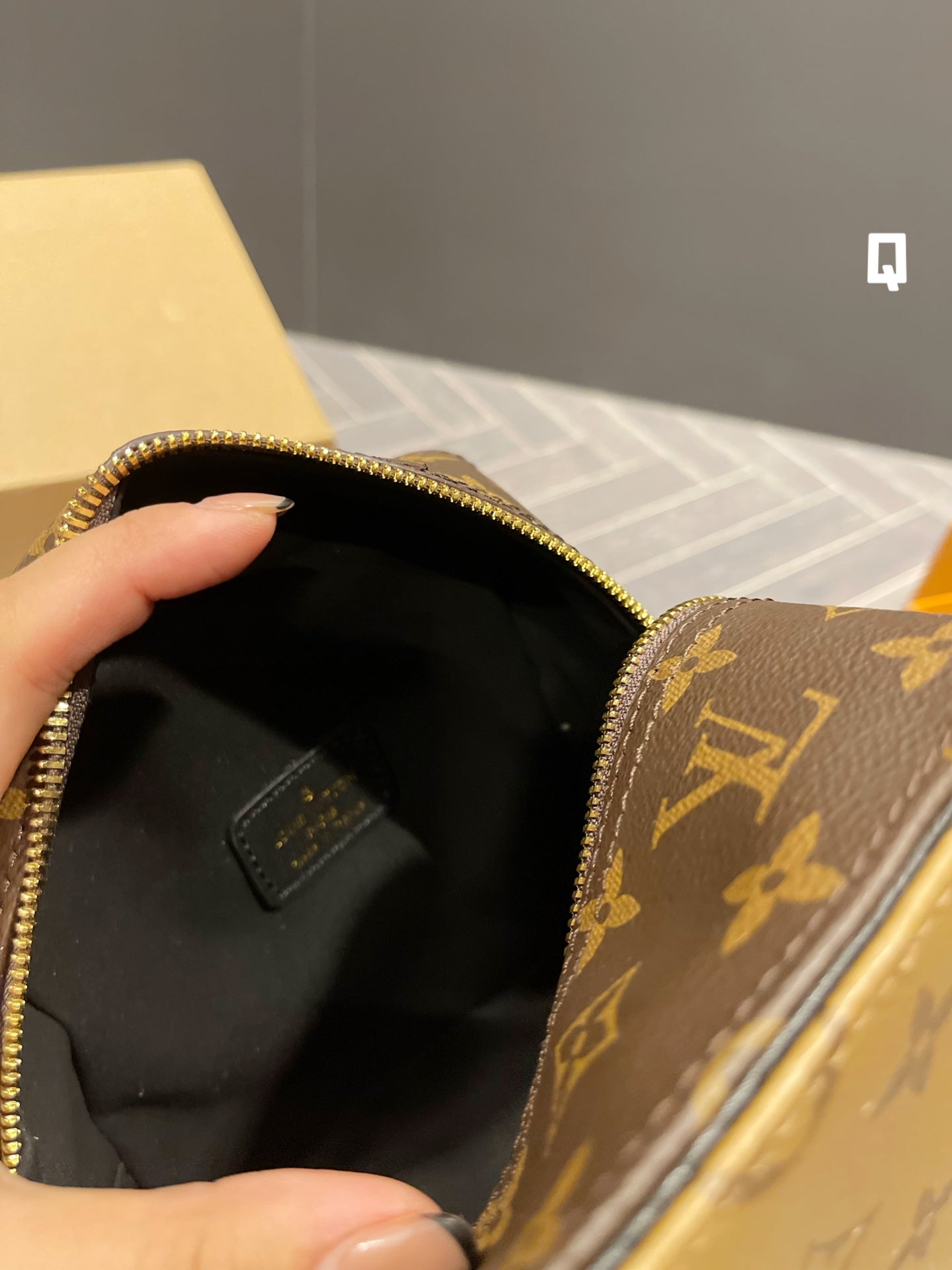 EN - New 1:1 rep Lux Bags LUV 563