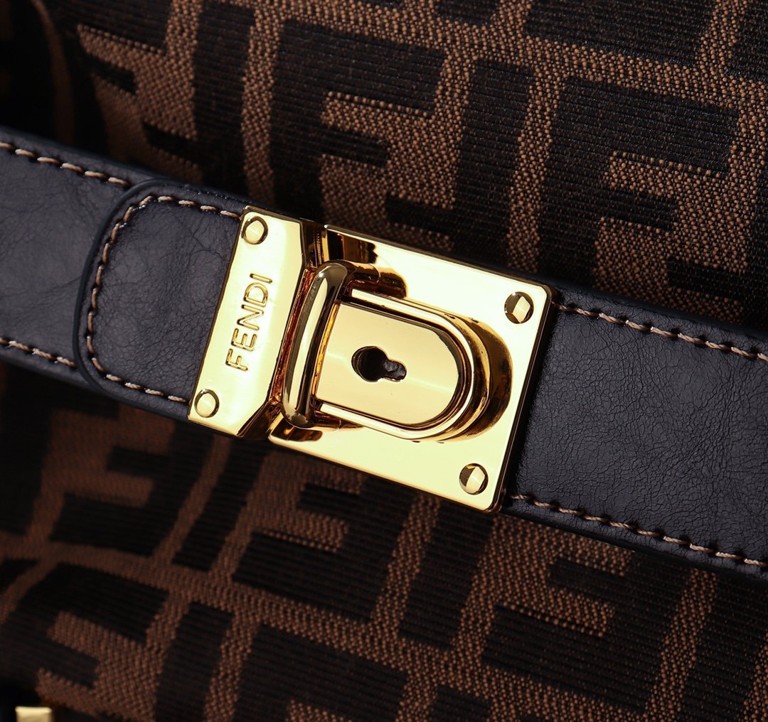 EN - New 1:1 rep  Bags FEI 180
