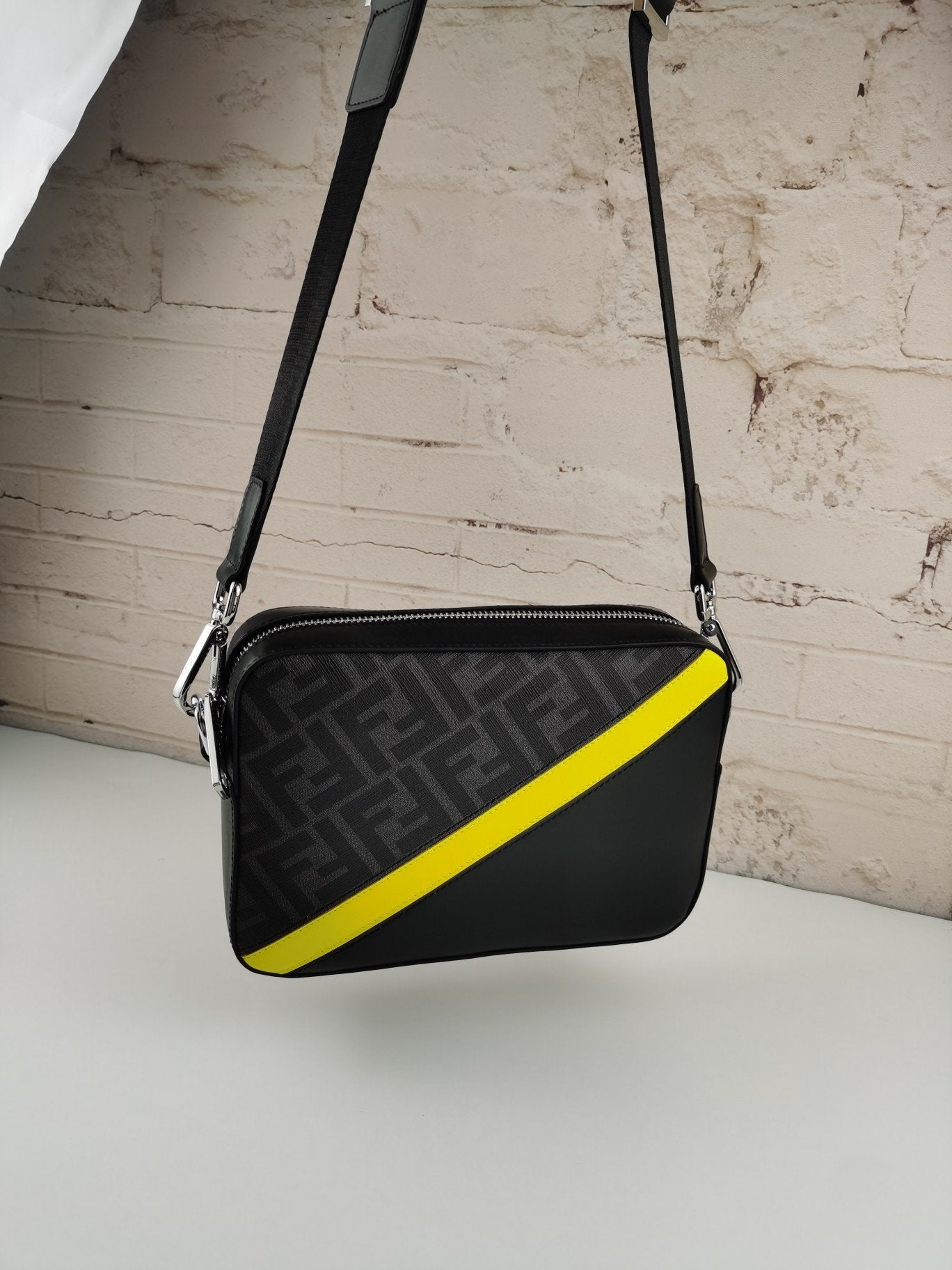 EN - New 1:1 rep  Bags FEI 175