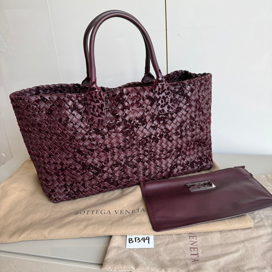 Bottega Veneta Cabat Large Intreccio Burgundy Leather and Velvet 40cm