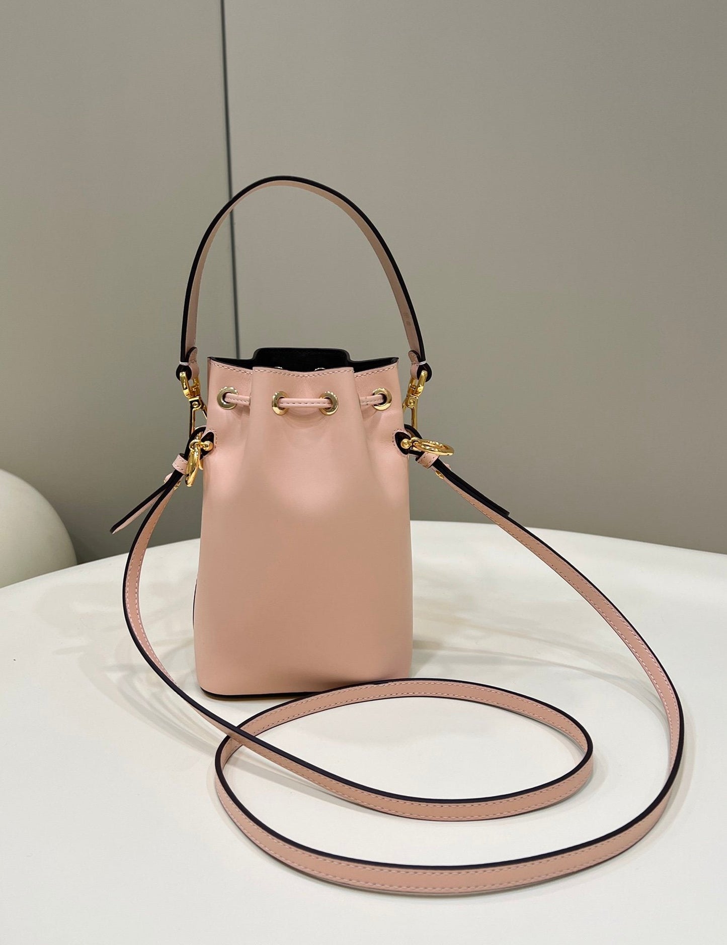 Top QualityTop Quality Mon Tresor Pale Pink For Women, Women’s Handbags, Shoulder And Crossbody Bags 7.1in/18cm FF 8BS010AC9LF14N1