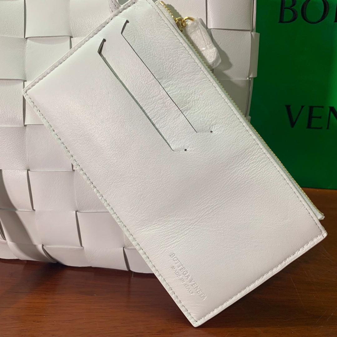 Top Quality Shoulder Bag Nappa White, For Women, Women’s Bags 12.9in/33cm