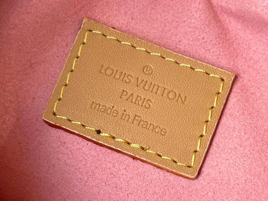 Top Quality Loop Since 1854 Jacquard Pink By Nicolas Ghesquière For Cruise Show, WoHandbags 9.1in/23cm Top Quality M81166